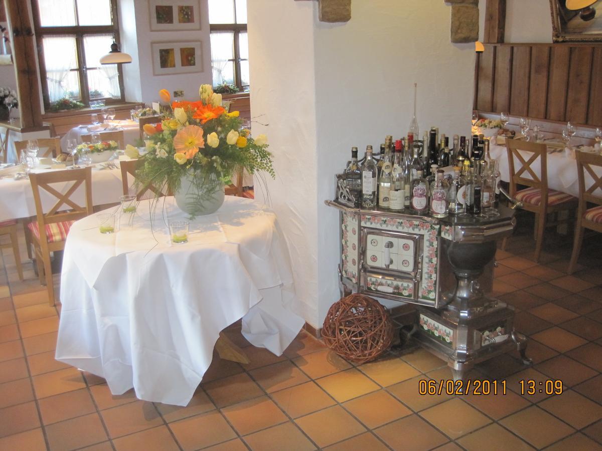 Ellenbergs Restaurant & Hotel Hessheim Exterior photo